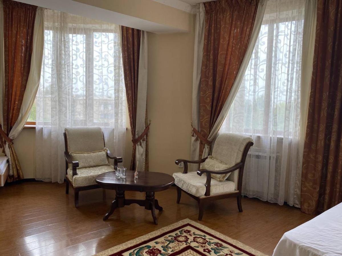 King House Hotel Bişkek Dış mekan fotoğraf