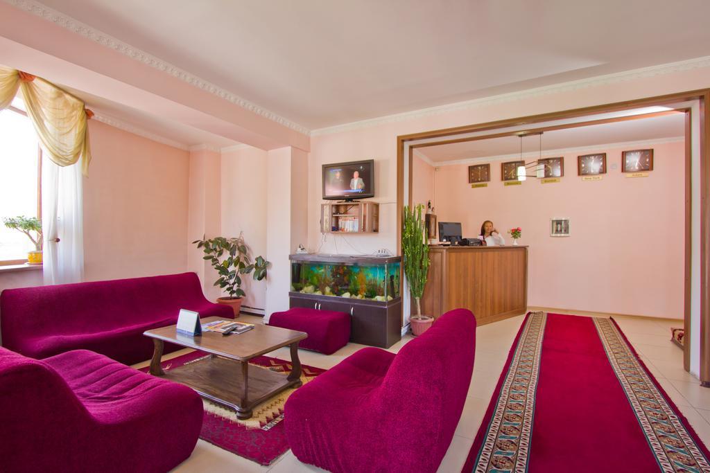 King House Hotel Bişkek Dış mekan fotoğraf