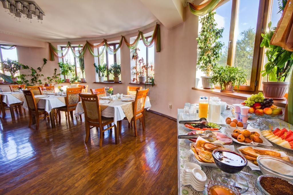 King House Hotel Bişkek Dış mekan fotoğraf