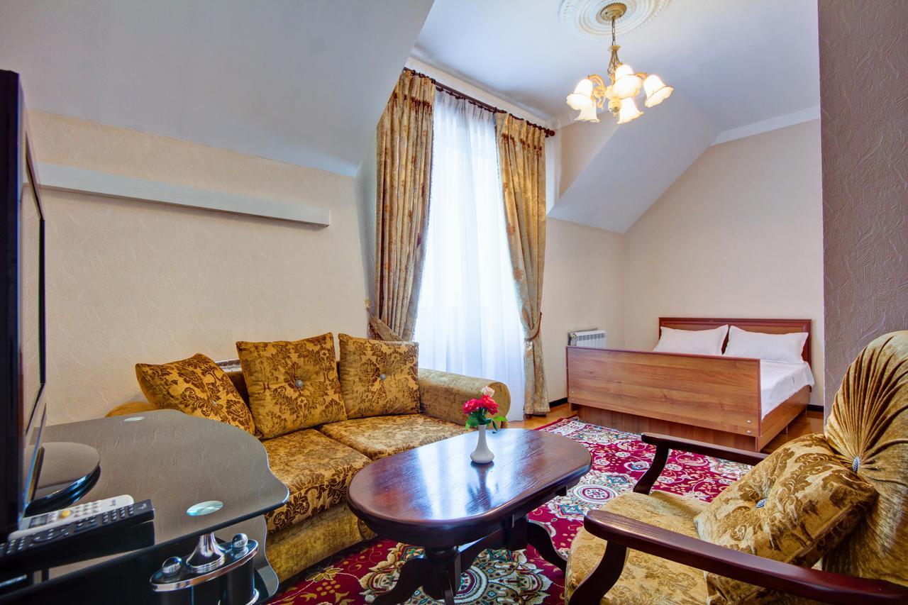King House Hotel Bişkek Dış mekan fotoğraf