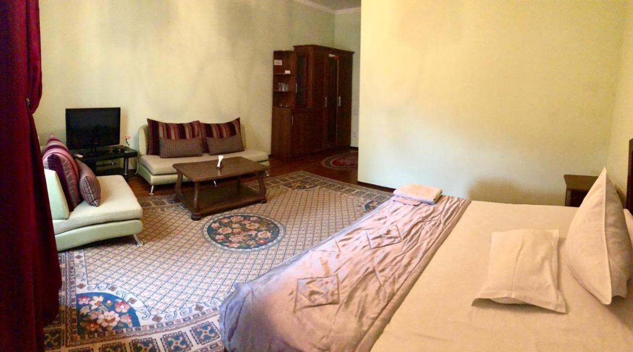 King House Hotel Bişkek Dış mekan fotoğraf