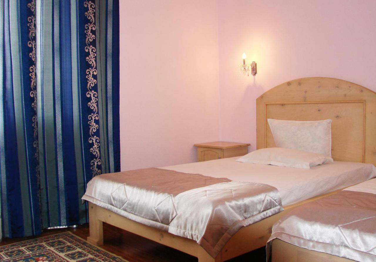 King House Hotel Bişkek Dış mekan fotoğraf